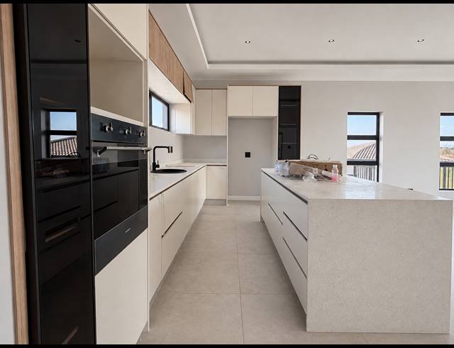 3 BEDROOM HOUSE FOR SALE IN PALM LAKES ESTATE